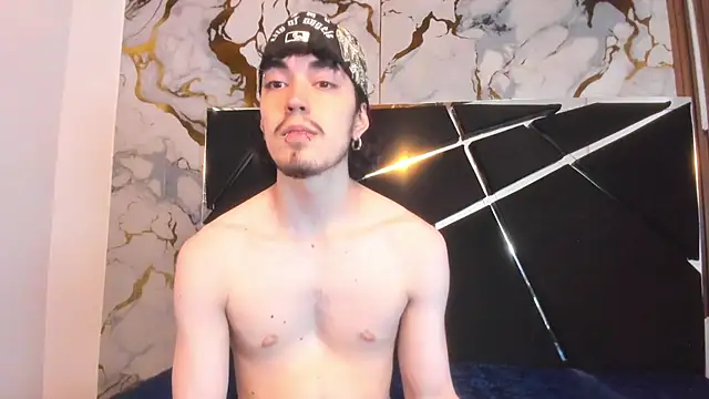 Couple In Heat online show from March 17, 2026, 7:39 pm