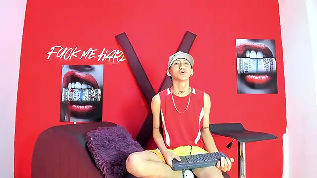 Snapshot of BOYS_PLAY chatting on February 21, 2026, 1:23 pm BOYS PLAY online show from February 21, 2026, 1:23 pm