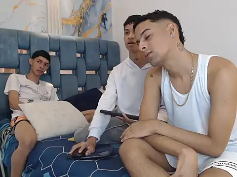 Snapshot of GOLD_BOYS chatting on February 19, 2026, 1:18 pm GOLD BOYS online show from February 19, 2026, 1:18 pm