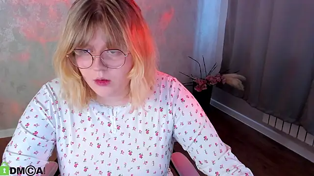 luna c0ra online show from April 12, 2026, 1:10 am