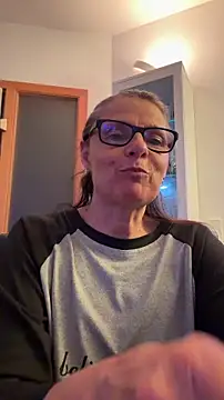 Dance Lady online show from April 27, 2026, 7:01 pm