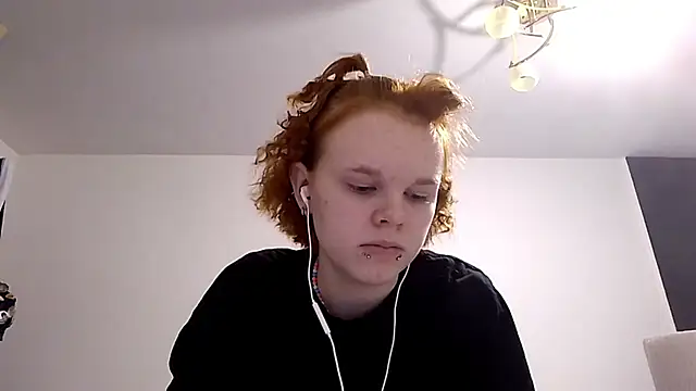 CurlaPettyBom online show from February 26, 2026, 8:46 am