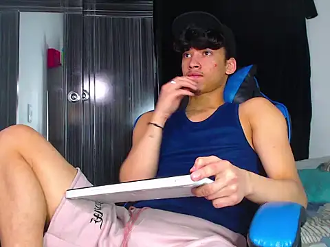 Snapshot of Lyam_Russo chatting on February 24, 2026, 7:34 pm Lyam Russo online show from February 24, 2026, 7:34 pm