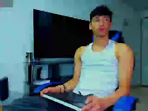 Snapshot of Lyam_Russo chatting on May 9, 2026, 3:56 am Lyam Russo online show from May 9, 2026, 3:56 am