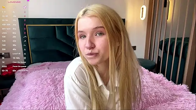 PrincessSwelgart online show from March 31, 2026, 1:33 pm