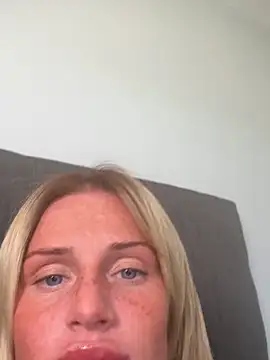 jadey19x online show from May 6, 2026, 11:15 am