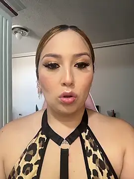 Snapshot of Kiarhatrixie1 chatting on February 25, 2026, 5:44 pm Kiarhatrixie1 online show from February 25, 2026, 5:44 pm