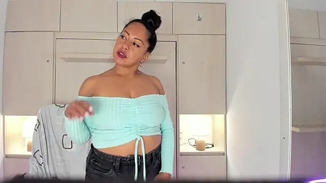 Snapshot of AllieBennet chatting on February 26, 2026, 7:35 pm AllieBennet online show from February 26, 2026, 7:35 pm