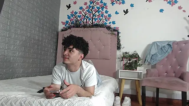 albell hot  online show from February 18, 2026, 8:49 pm