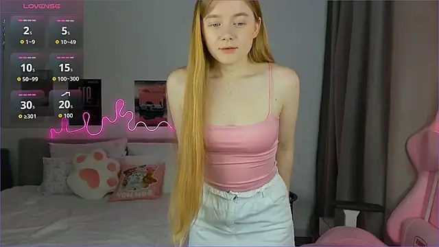 EvaRaee online show from March 13, 2026, 6:20 am