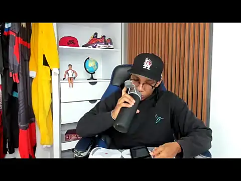 Snapshot of yandi_hot chatting on February 18, 2026, 2:02 pm yandi hot online show from February 18, 2026, 2:02 pm