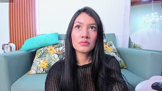 Violett Rosse  online show from March 3, 2026, 2:56 pm