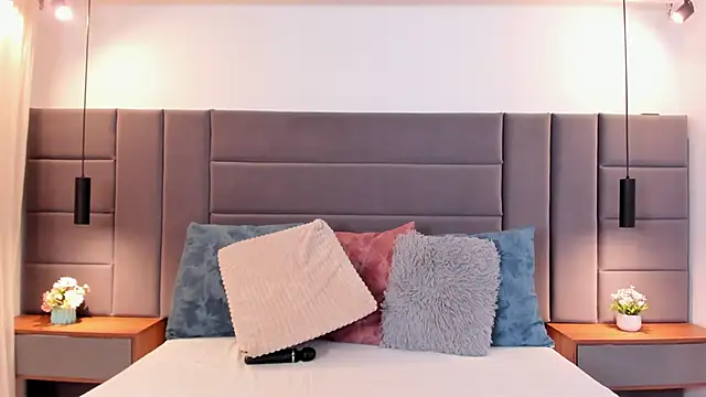 KaraWatson online show from February 18, 2026, 11:28 am