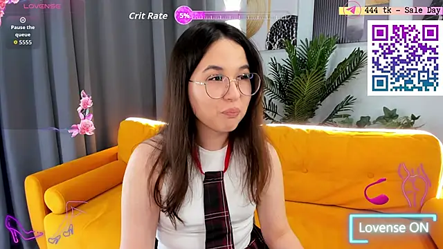 leylamirage online show from June 14, 2026, 8:22 pm
