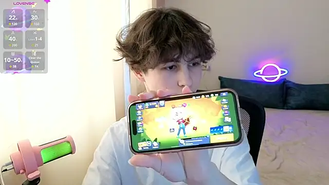  LukaHayes  online show from April 8, 2026, 2:17 pm