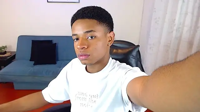 liiam3 online show from March 2, 2026, 8:37 pm