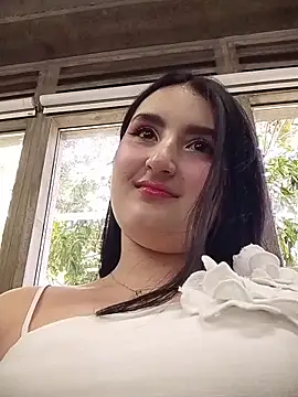 zoe moon   online show from April 11, 2026, 4:55 pm