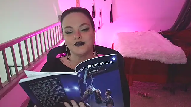 VixieNyx online show from April 15, 2026, 7:58 pm