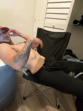 Alejandrosolerxxx online show from February 18, 2026, 4:19 am