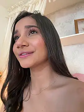 AlessiaVallmont online show from March 5, 2026, 5:42 pm