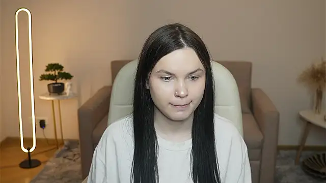 LeilaErcolani online show from February 22, 2026, 11:31 am