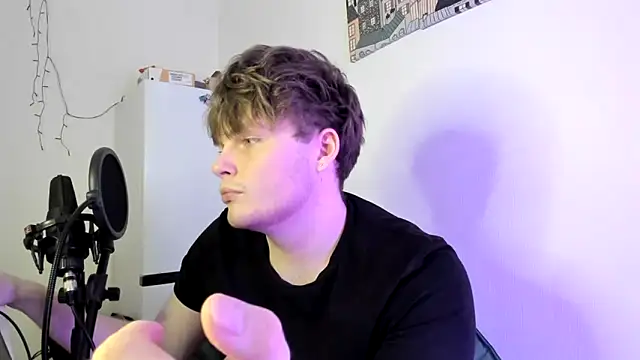  hetero online show from February 27, 2026, 4:18 pm