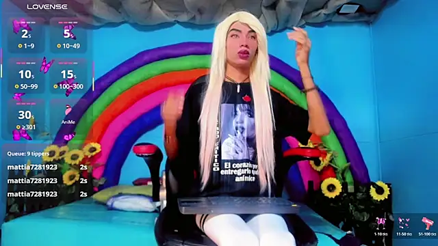 Snapshot of suzume_Mendez chatting on March 24, 2026, 11:15 am suzume Mendez online show from March 24, 2026, 11:15 am