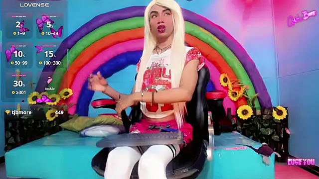 Snapshot of suzume_Mendez chatting on March 25, 2026, 11:16 am suzume Mendez online show from March 25, 2026, 11:16 am