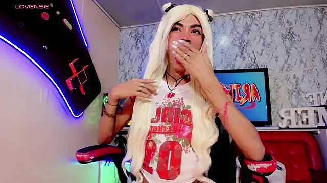 Snapshot of suzume_Mendez chatting on April 13, 2026, 11:59 am suzume Mendez online show from April 13, 2026, 11:59 am