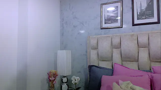 IsabellaRossi online show from June 26, 2026, 2:49 am