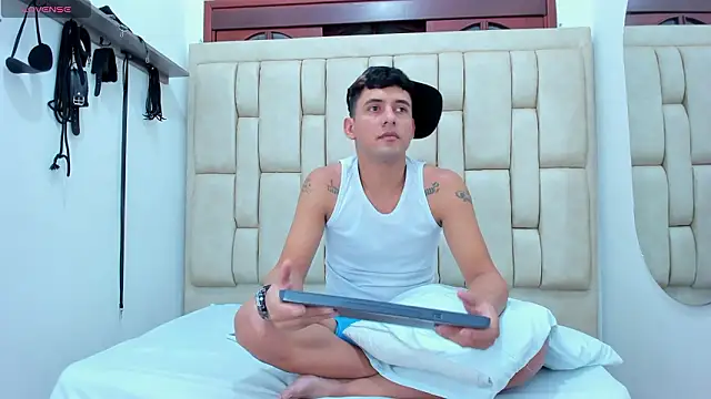 Snapshot of STEVEN_OS chatting on March 4, 2026, 9:04 am STEVEN OS online show from March 4, 2026, 9:04 am