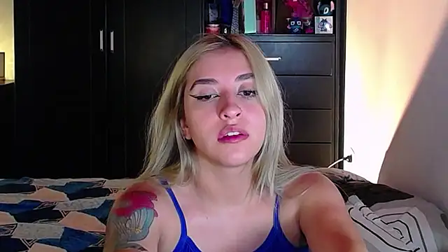 Snapshot of saradiazxxx chatting on March 2, 2026, 8:43 am saradiazxxx online show from March 2, 2026, 8:43 am