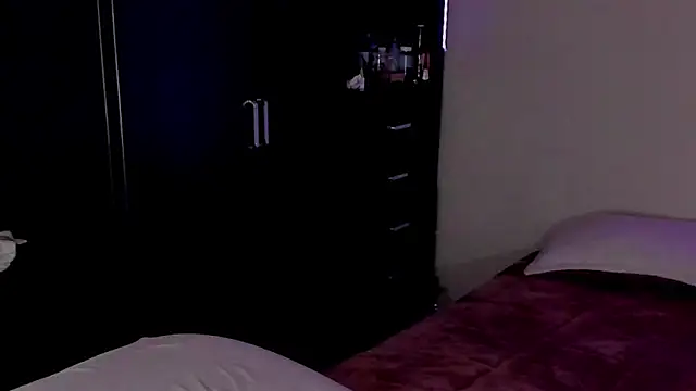 saradiazxxx online show from April 25, 2026, 2:58 pm