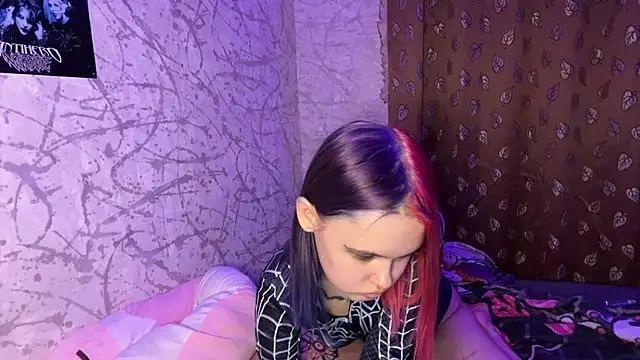 AmaliaJess online show from April 27, 2026, 4:27 pm