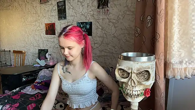 AmaliaJess online show from April 29, 2026, 1:48 pm