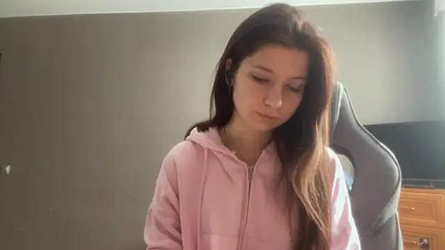 LunnaBliss online show from February 26, 2026, 8:13 am