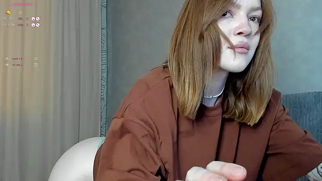 Snapshot of SunFlowerHoney chatting on August 3, 2026, 11:37 am SunFlowerHoney online show from August 3, 2026, 11:37 am