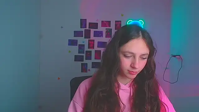 KissMeJulia online show from April 23, 2026, 5:30 am