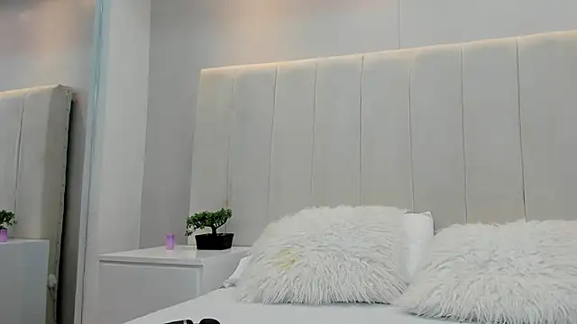 Snapshot of violetta_cutest_ chatting on April 11, 2026, 11:14 am violetta cutest online show from April 11, 2026, 11:14 am