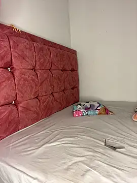 Sofia-squir online show from March 4, 2026, 5:13 am