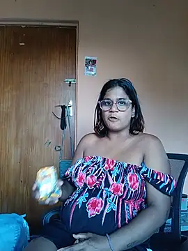 indianstrawberrylips4u online show from May 15, 2026, 8:32 am