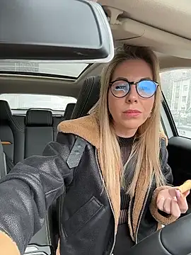 LisaMurr online show from March 16, 2026, 12:20 pm