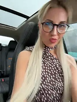 LisaMurr online show from April 7, 2026, 10:26 am