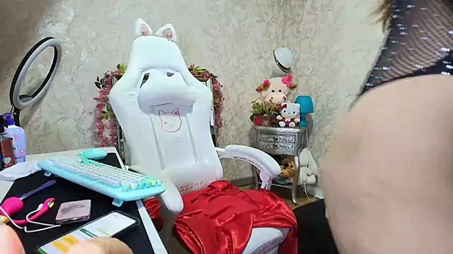 SelinaRussell online show from June 3, 2026, 1:19 am
