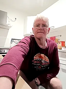 olivbisoumis online show from March 1, 2026, 6:37 am