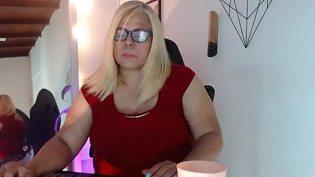 Snapshot of eva_colen50 chatting on April 4, 2026, 6:05 pm eva colen50 online show from April 4, 2026, 6:05 pm
