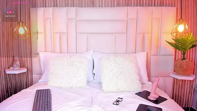 Snapshot of IvyRous chatting on May 1, 2026, 4:17 am IvyRous online show from May 1, 2026, 4:17 am