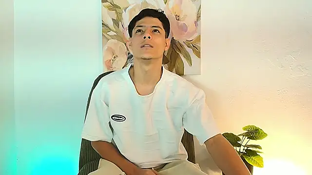 Eliassalvatore  online show from May 22, 2026, 2:12 pm