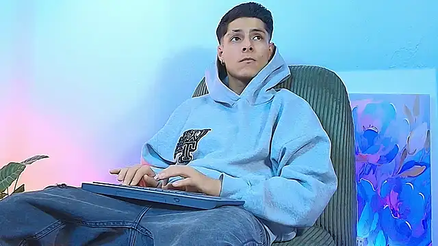 Snapshot of Eliassalvatore_ chatting on August 5, 2026, 3:04 pm Eliassalvatore online show from August 5, 2026, 3:04 pm