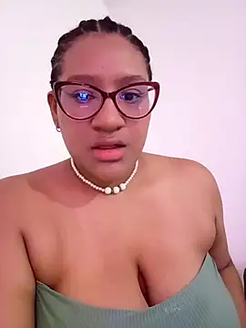 gigiblue89 online show from March 19, 2026, 8:18 am